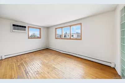 107 1st Place, Bellmore, NY 11710 - Photo 17