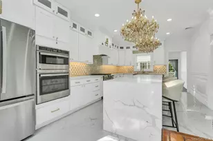 16 Robin Ct, Glen Cove, NY 11542 - Photo 11