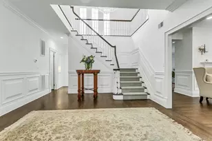 16 Robin Ct, Glen Cove, NY 11542 - Photo 3