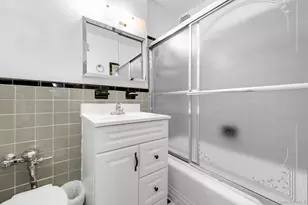 72-10 112th St, Forest Hills, NY 11375 - Photo 15