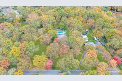 619 Caledonia Road, Dix Hills, NY 11746 - Photo 43