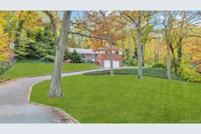 619 Caledonia Road, Dix Hills, NY 11746 - Photo 5