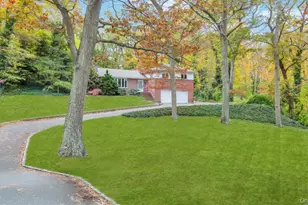 619 Caledonia Rd, Dix Hills, NY 11746 - Photo 5