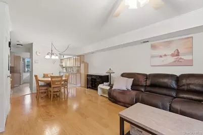 313 Mariners Way, Copiague, NY 11726 - Photo 5