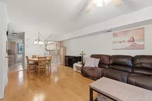 313 Mariners Way, Copiague, NY 11726 - Photo 5