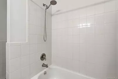 313 Mariners Way, Copiague, NY 11726 - Photo 15