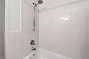 313 Mariners Way, Copiague, NY 11726 - Photo 15