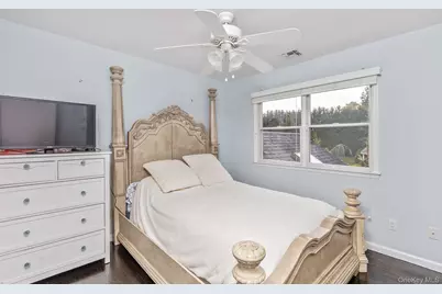 42 Old Neck Court, Manorville, NY 11949 - Photo 15