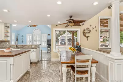 42 Old Neck Court, Manorville, NY 11949 - Photo 7
