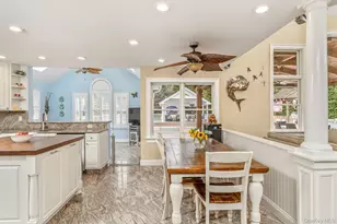 42 Old Neck Ct, Manorville, NY 11949 - Photo 7