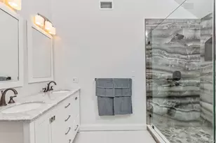 42 Old Neck Ct, Manorville, NY 11949 - Photo 21
