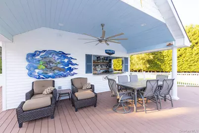 42 Old Neck Court, Manorville, NY 11949 - Photo 5