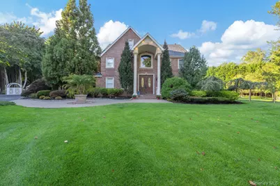 42 Old Neck Court, Manorville, NY 11949 - Photo 23