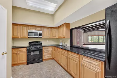 366 Country Club Lane, Pomona, NY 10970 - Photo 33