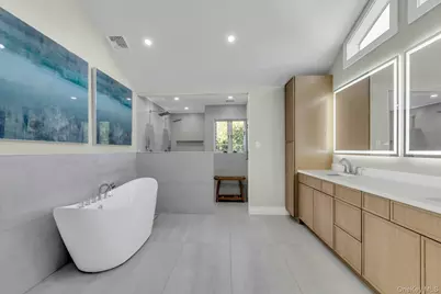 270 Edgewater Avenue, Bayport, NY 11705 - Photo 15