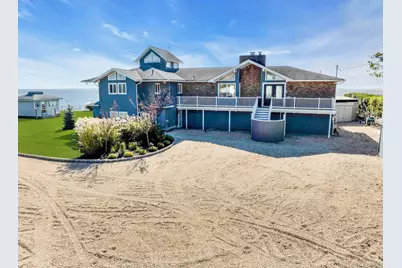 270 Edgewater Avenue, Bayport, NY 11705 - Photo 3