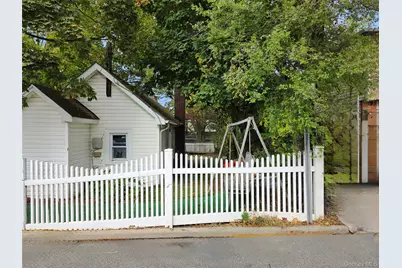 44 Carnegie Avenue, Elmont, NY 11003 - Photo 11