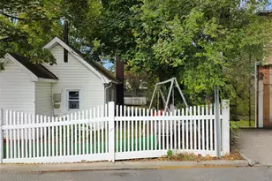 44 Carnegie Ave, Elmont, NY 11003 - Photo 11