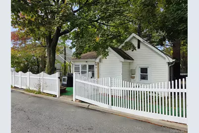 44 Carnegie Avenue, Elmont, NY 11003 - Photo 9