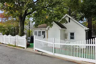 44 Carnegie Ave, Elmont, NY 11003 - Photo 9