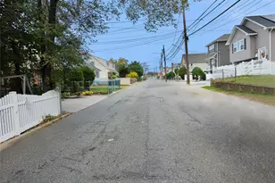 44 Carnegie Ave, Elmont, NY 11003 - Photo 5