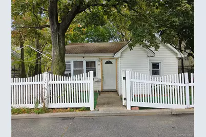 44 Carnegie Avenue, Elmont, NY 11003 - Photo 7