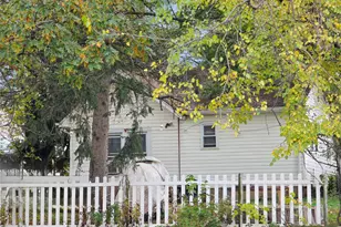 44 Carnegie Ave, Elmont, NY 11003 - Photo 13