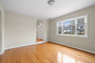 55 Audrey Ave, Plainview, NY 11803 - Photo 9