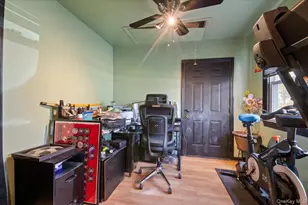 54 Hickory Ln, Levittown, NY 11756 - Photo 15