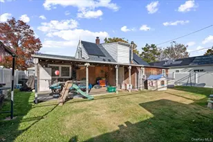 54 Hickory Ln, Levittown, NY 11756 - Photo 17