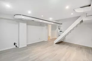 218-27 130th Ave, Springfield Gardens, NY 11413 - Photo 25