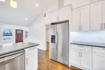 21 Ireland Place, Copiague, NY 11726 - Photo 19