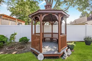 19 Wayside Ln, Wantagh, NY 11793 - Photo 31