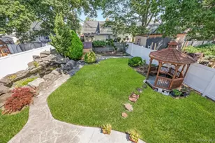 19 Wayside Ln, Wantagh, NY 11793 - Photo 33