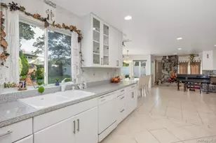 19 Wayside Ln, Wantagh, NY 11793 - Photo 11