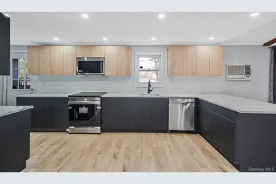 361 Erie Street, Holbrook, NY 11741 - Photo 7