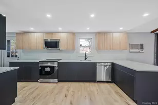 361 Erie St, Holbrook, NY 11741 - Photo 7