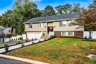 25 Hitching Post Ln, Glen Cove, NY 11542 - Photo 3