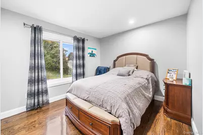 25 Hitching Post Lane, Glen Cove, NY 11542 - Photo 17