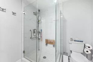 25 Hitching Post Ln, Glen Cove, NY 11542 - Photo 21