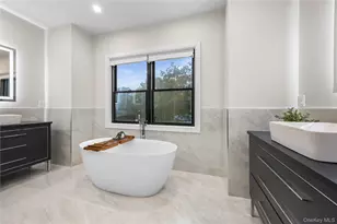 29 Hyacinth Rd, Levittown, NY 11756 - Photo 29