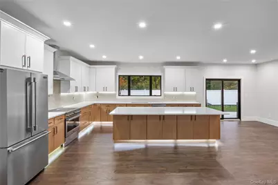 29 Hyacinth Road, Levittown, NY 11756 - Photo 5