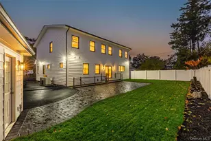 29 Hyacinth Rd, Levittown, NY 11756 - Photo 3