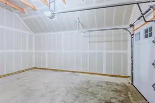 29 Hyacinth Rd, Levittown, NY 11756 - Photo 37