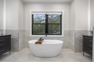 29 Hyacinth Rd, Levittown, NY 11756 - Photo 31