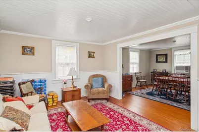 811 Locust Avenue, Bohemia, NY 11716 - Photo 5