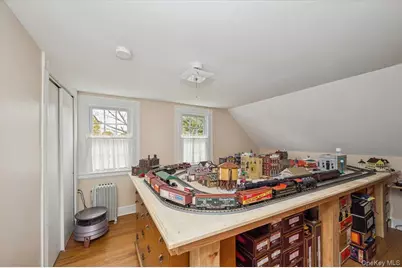 811 Locust Avenue, Bohemia, NY 11716 - Photo 17