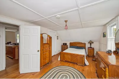 811 Locust Avenue, Bohemia, NY 11716 - Photo 19