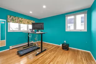 2884 Bay Dr, Merrick, NY 11566 - Photo 13