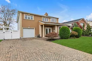 2884 Bay Dr, Merrick, NY 11566 - Photo 23